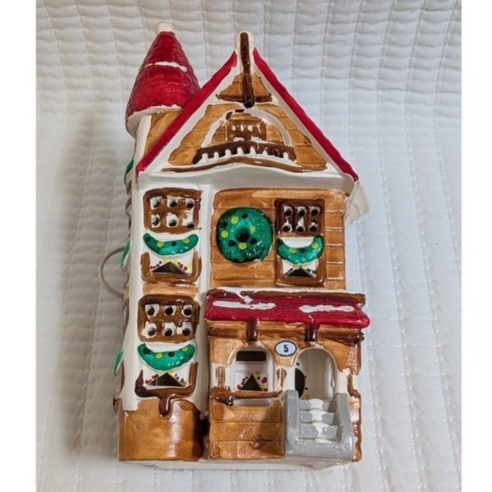 VTG Department 56 Original Snow Village Victorian‎ Ceramic Light Up House 1982